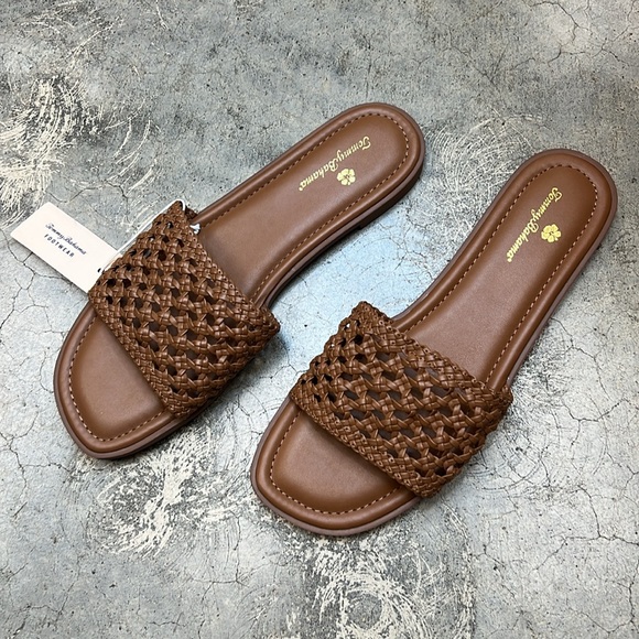Tommy Bahama brown slide, weave sandals, brand new condition - Picture 3 of 5